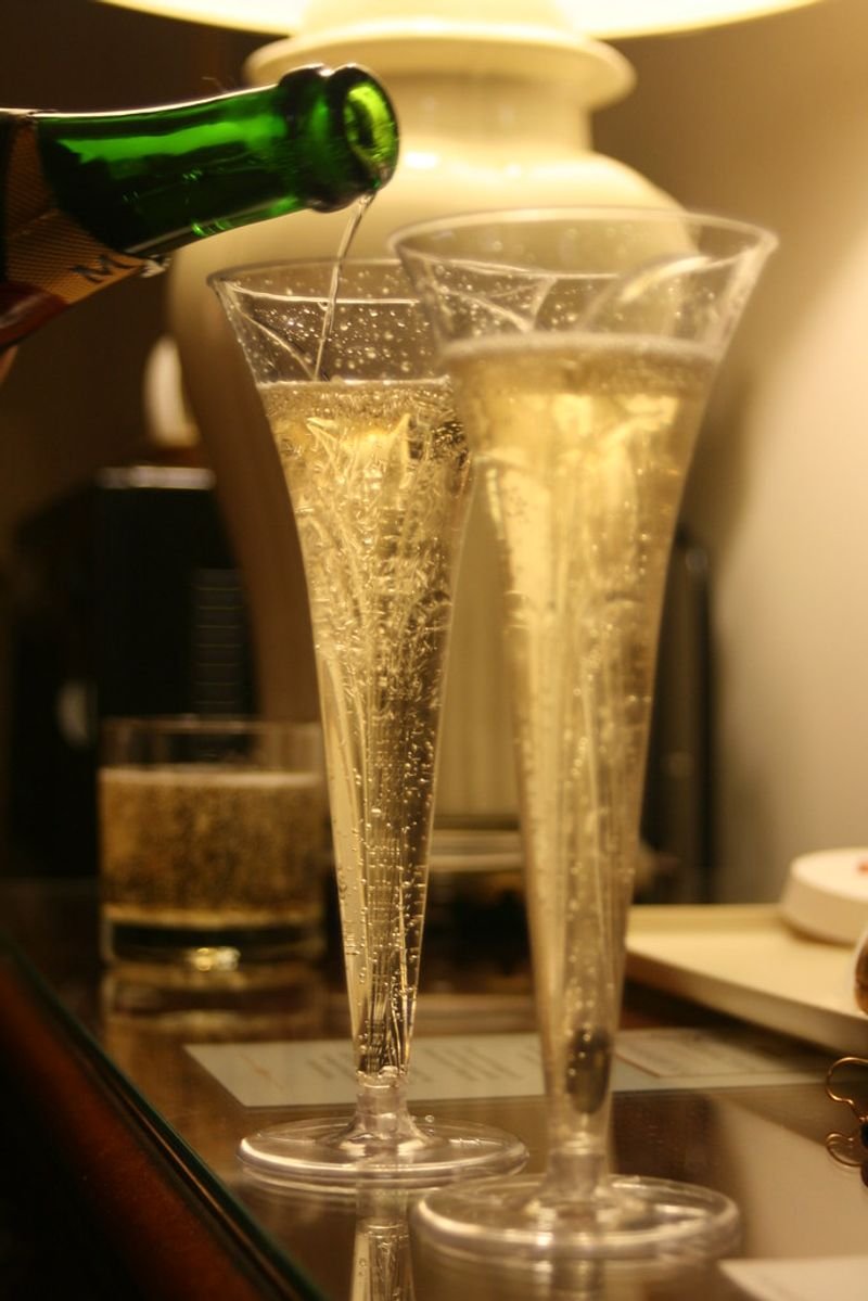 resources of Champagne flutes/wedding toasting flutes exporters