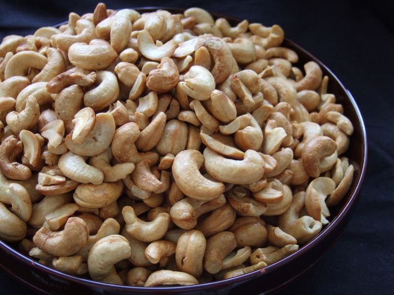 resources of Raw Cashewnuts & Processed Cashewnuts exporters