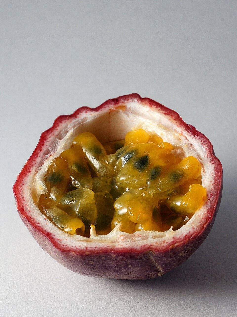 Passion Fruit Exporters, Wholesaler & Manufacturer | Globaltradeplaza.com