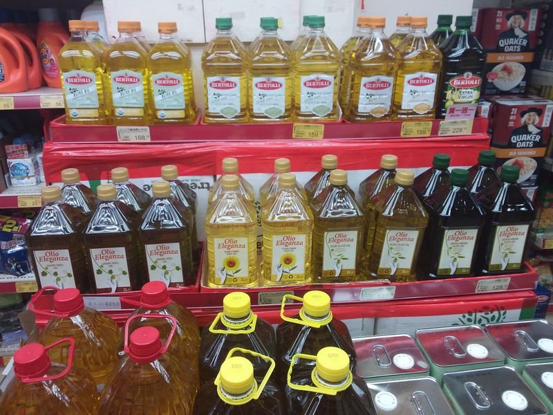 resources of 1) groundnut oil, 2) groundnut kernels bold ty exporters