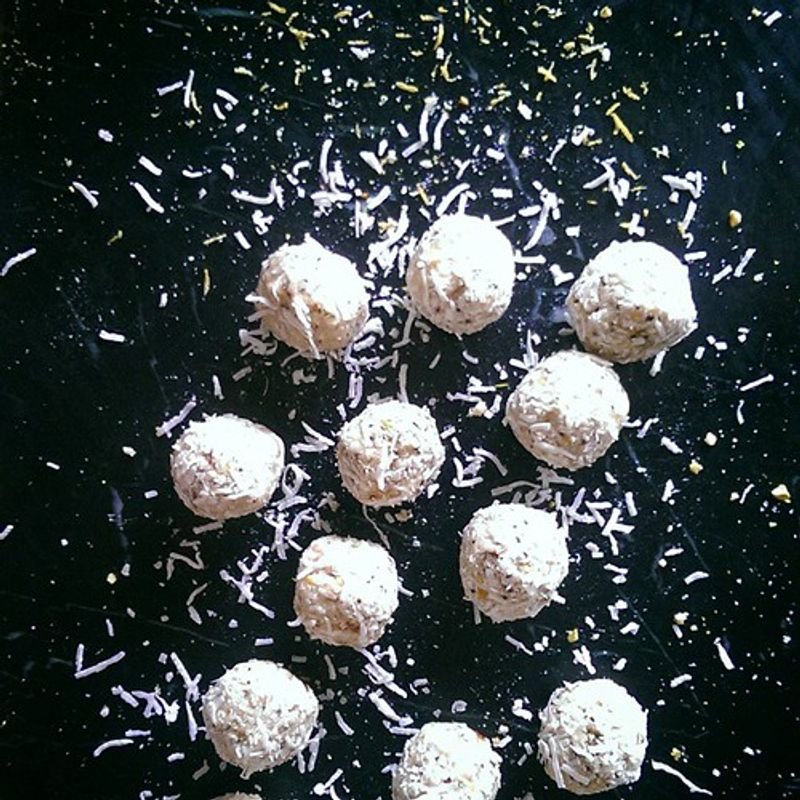 resources of Creative Decoration Ball Table Salt Lamp exporters