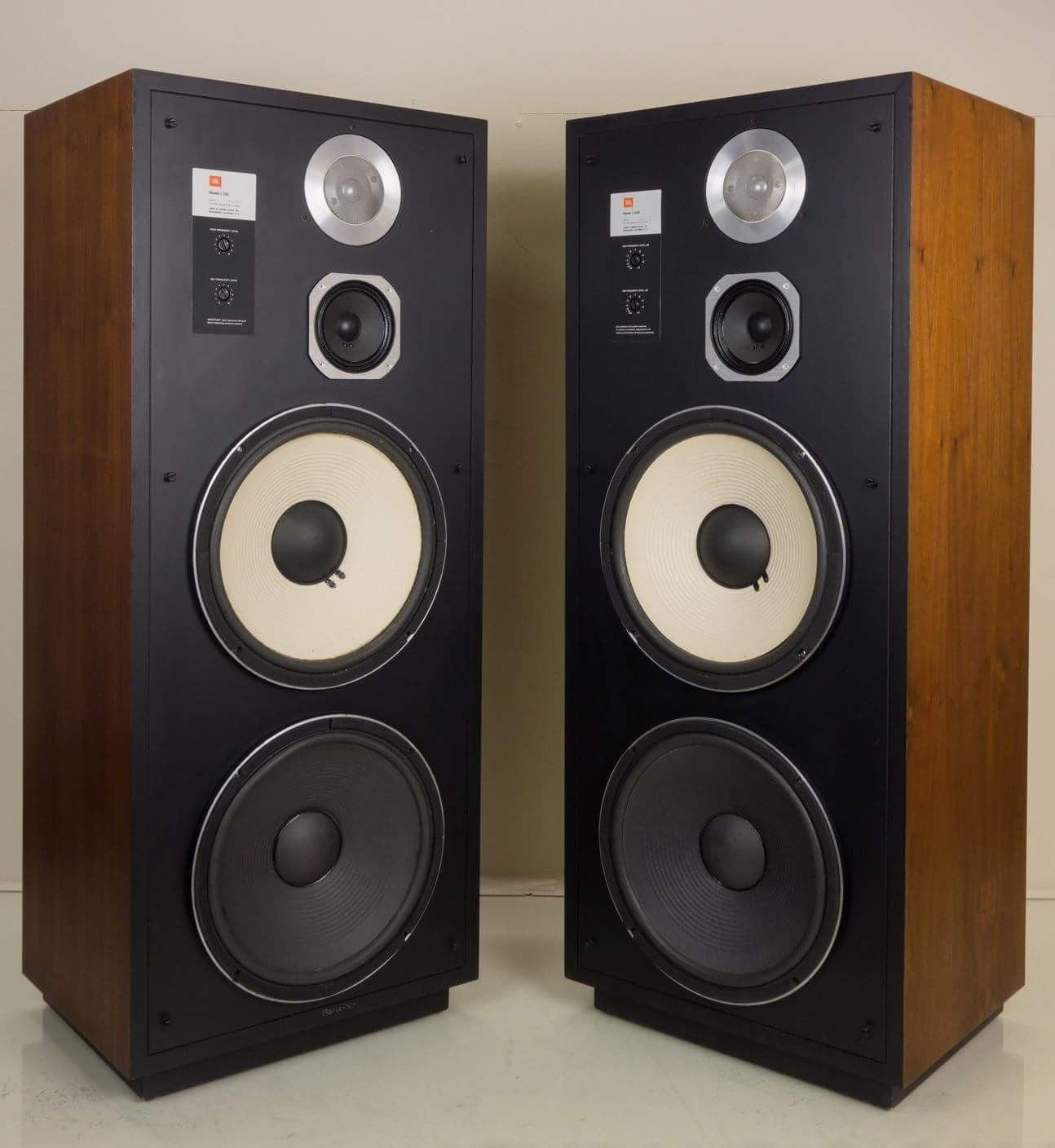 resources of BRAND NEW Edifier MR4 Professional Studio Monitor Speakers exporters