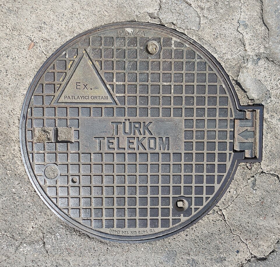 resources of BMC Manhole Cover Round 700mm Frame 800x800mm exporters