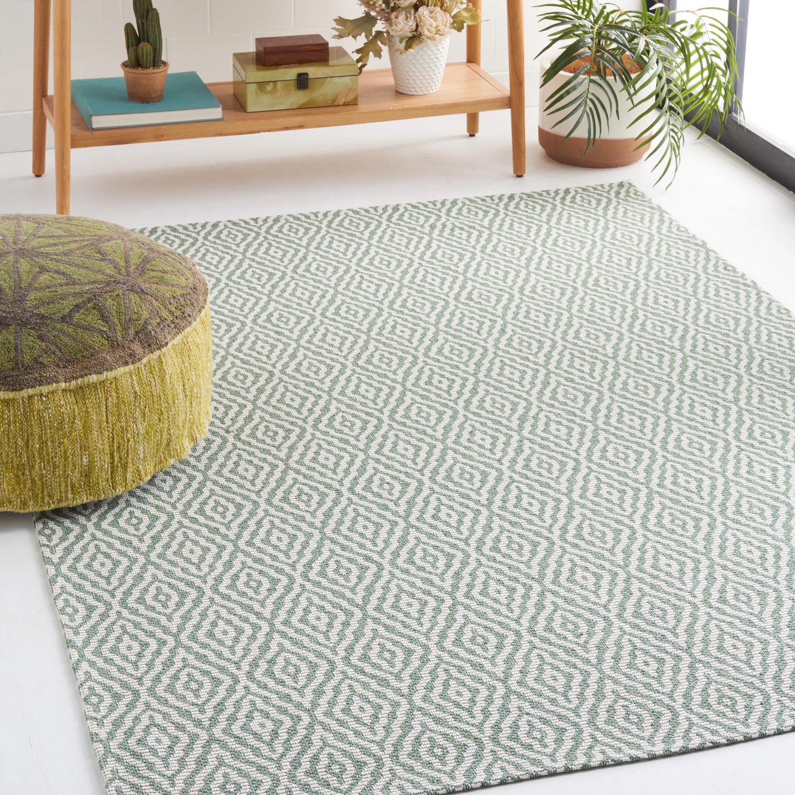 resources of Handloom Carpets And Rugs exporters