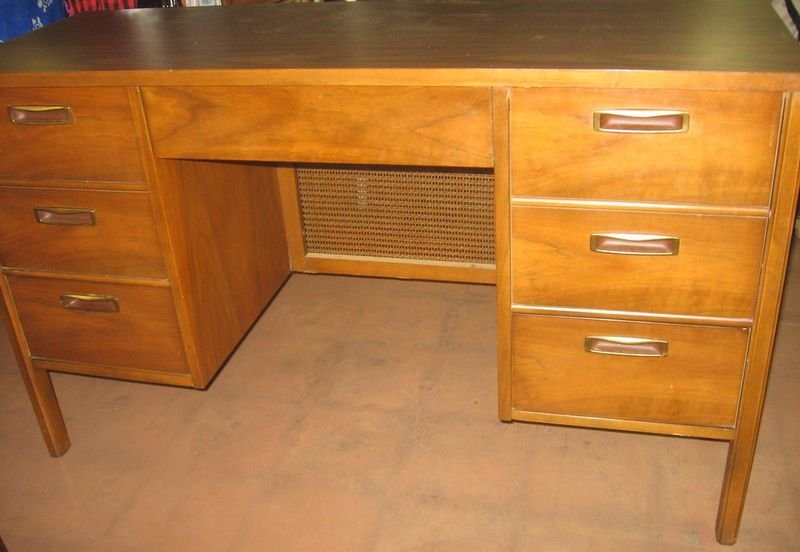 resources of Massive Console Desk Arbitrarily Shaped exporters