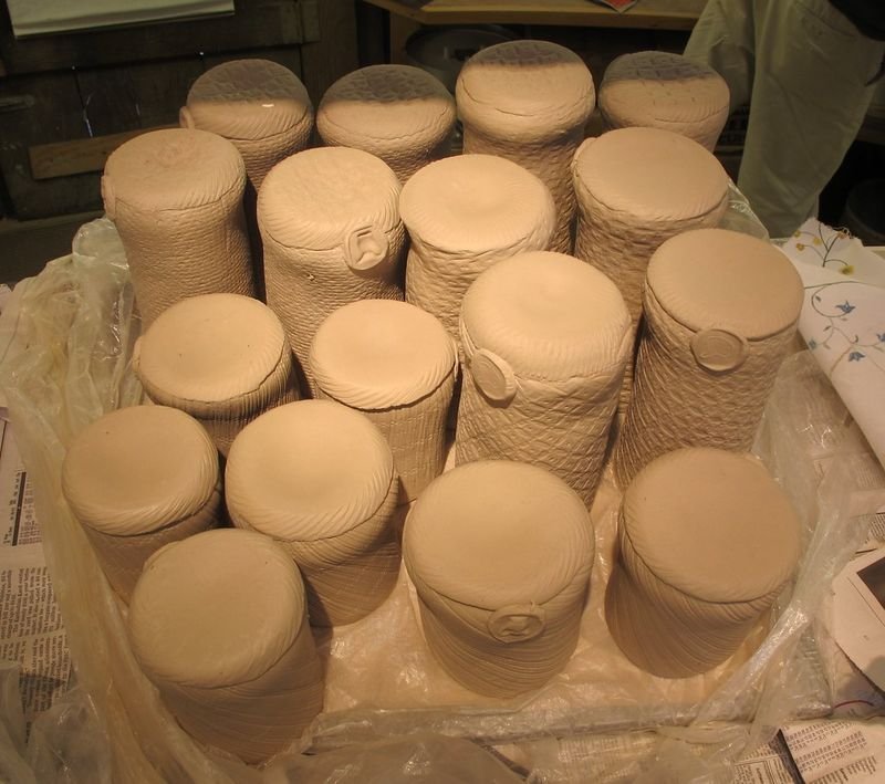 resources of Round Shape Boxes exporters