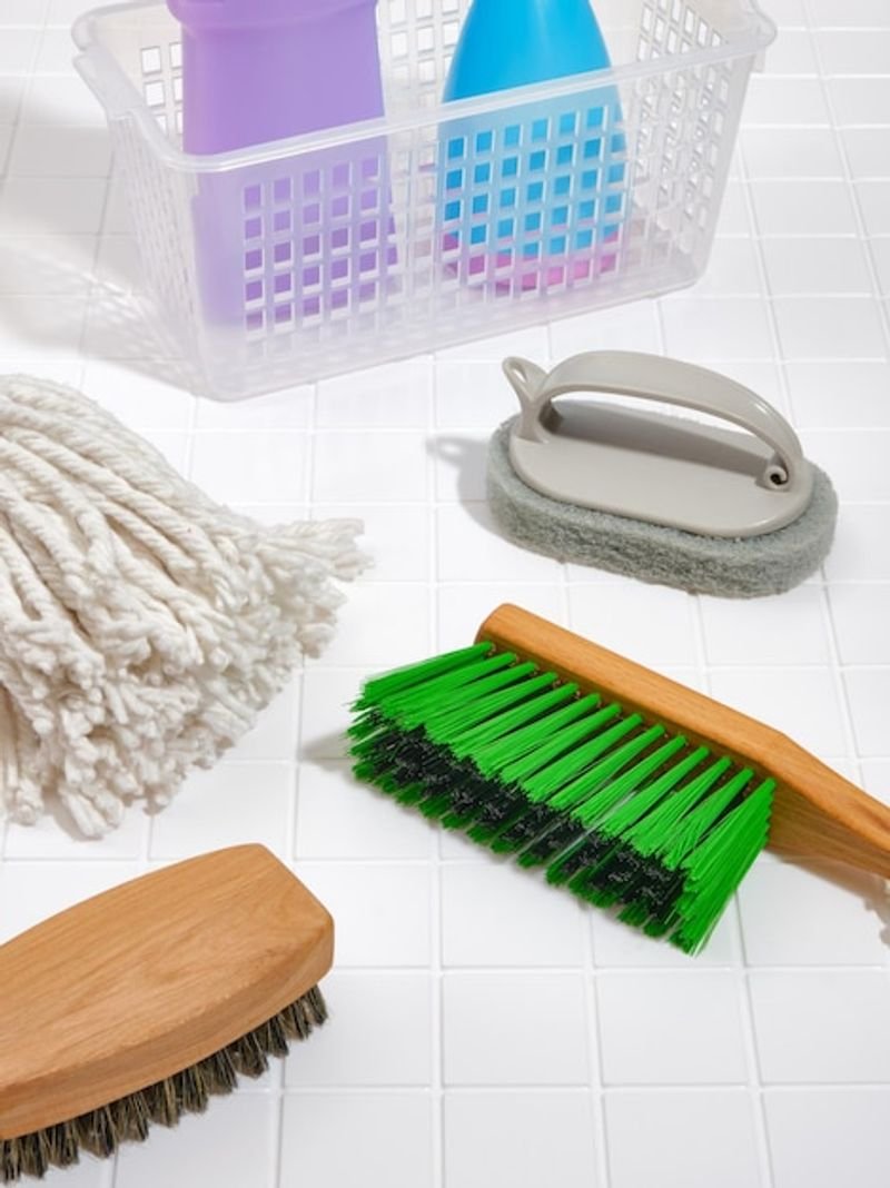 resources of Screen And Glass Cleaning Brushes exporters