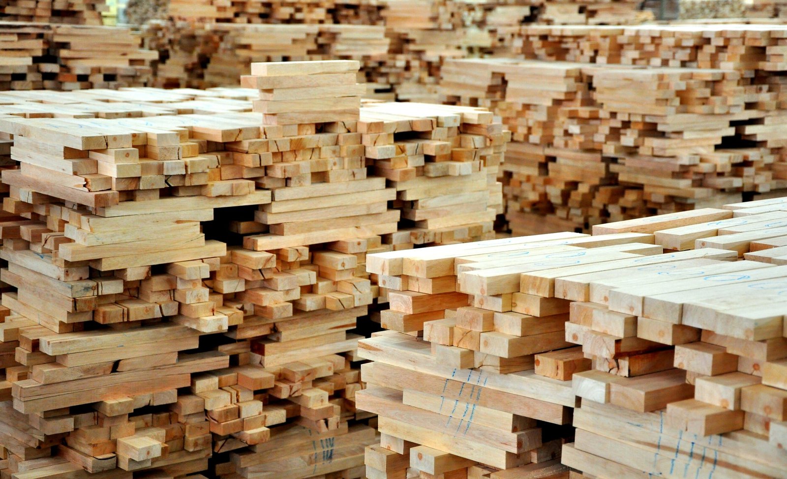 resources of Solid Wood Acacia Sawn Timber Price exporters