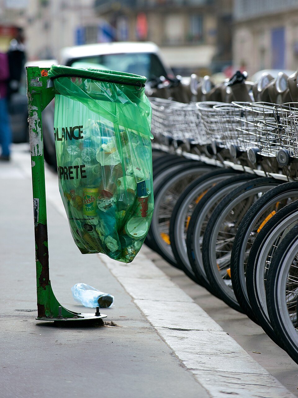 resources of Garbage Bag Trash Bag Star-seal plastic Bag on roll made by Vietnam exporters