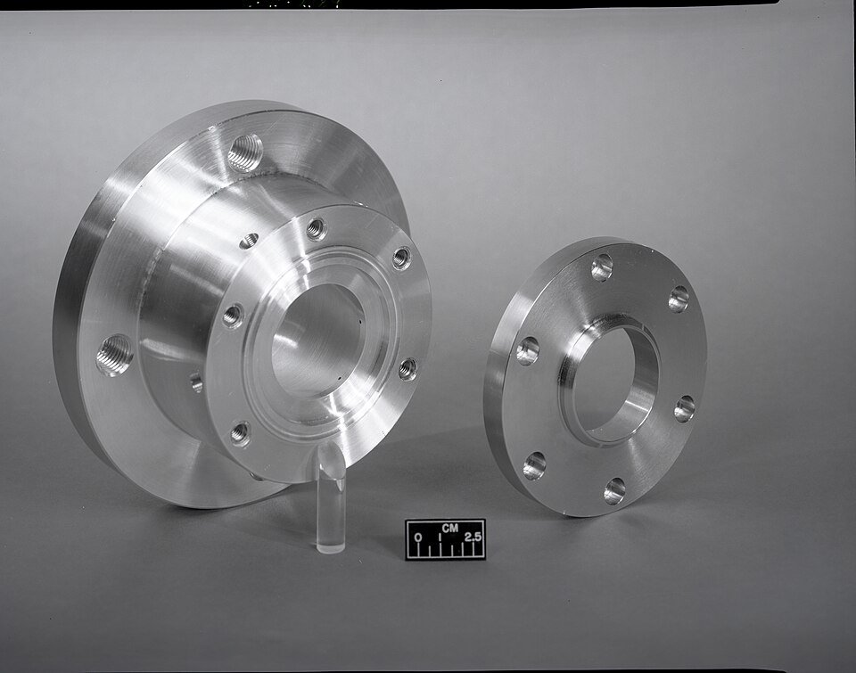 Stainless Steel Flange Exporters, Wholesaler & Manufacturer | Globaltradeplaza.com
