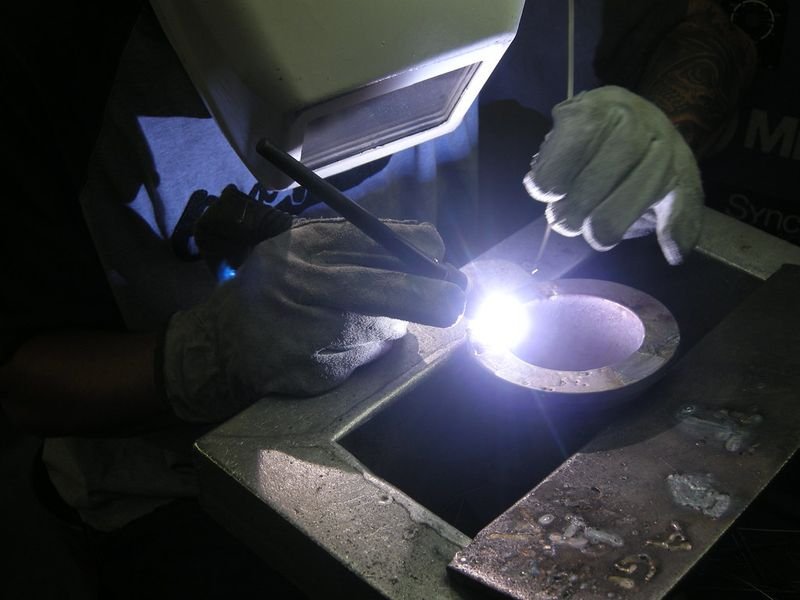 resources of Titanium screws exporters