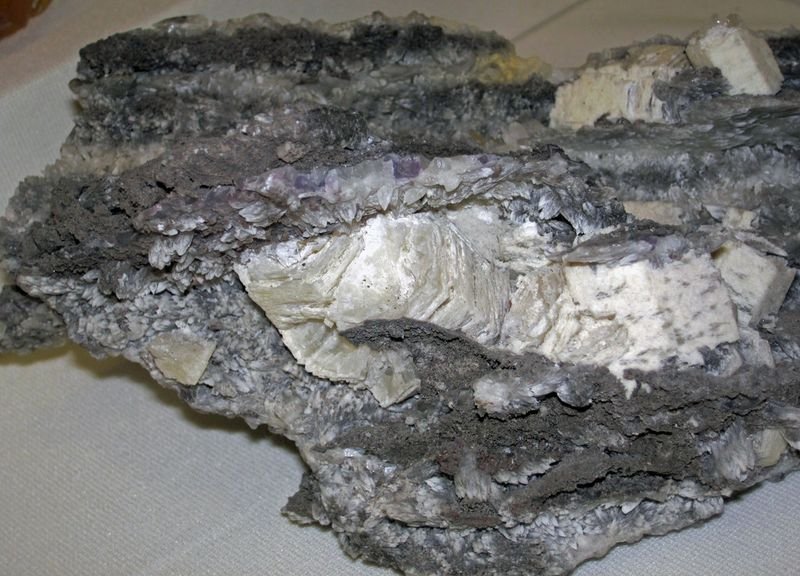 resources of Natural Barytes in lumps exporters
