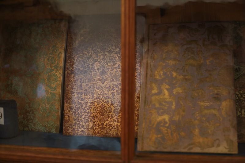 resources of Decorative Wallpaper exporters