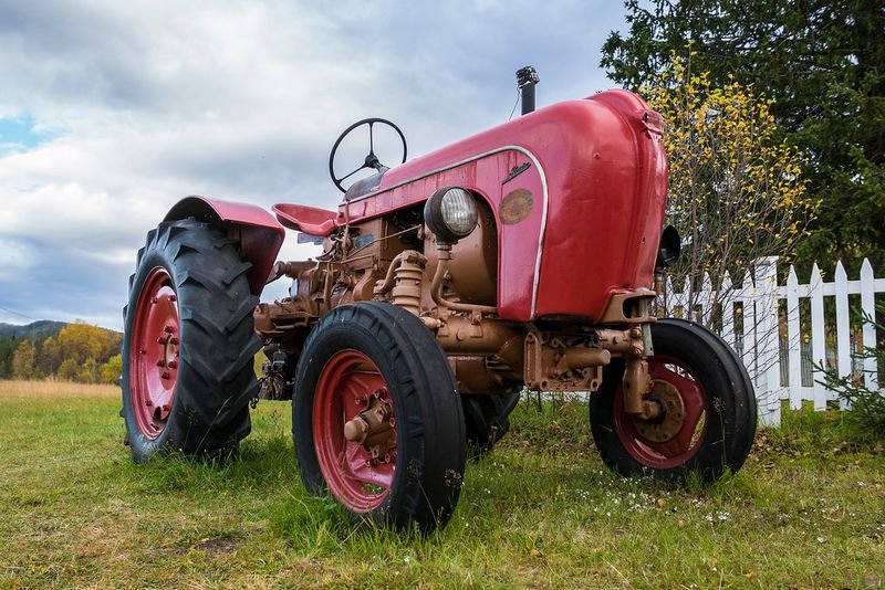 resources of Massey Ferguson Tractor with Cabin Farm Tractor exporters