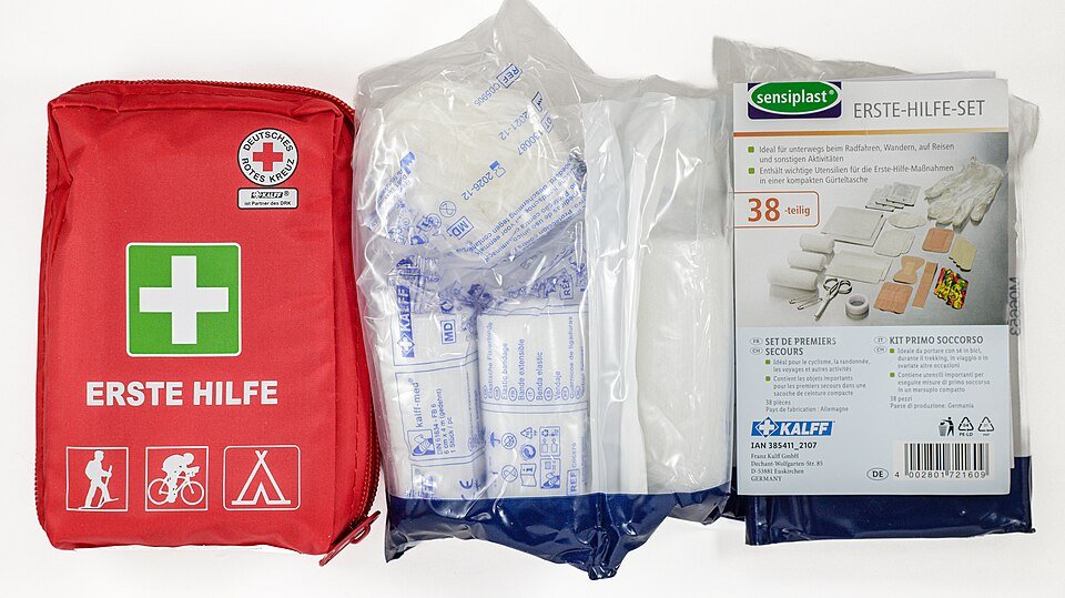 First Aid Kits Exporters, Wholesaler & Manufacturer | Globaltradeplaza.com