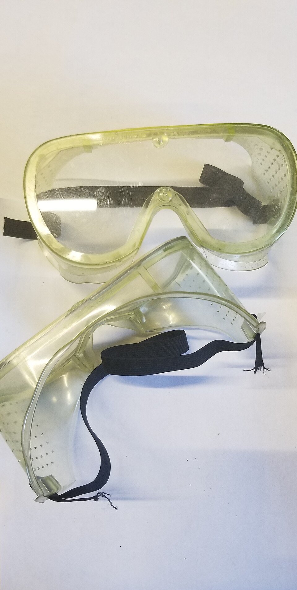 Safety Goggles Exporters, Wholesaler & Manufacturer | Globaltradeplaza.com
