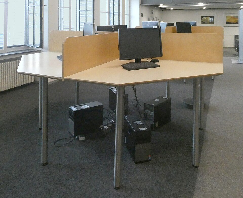 Computer Desks Exporters, Wholesaler & Manufacturer | Globaltradeplaza.com
