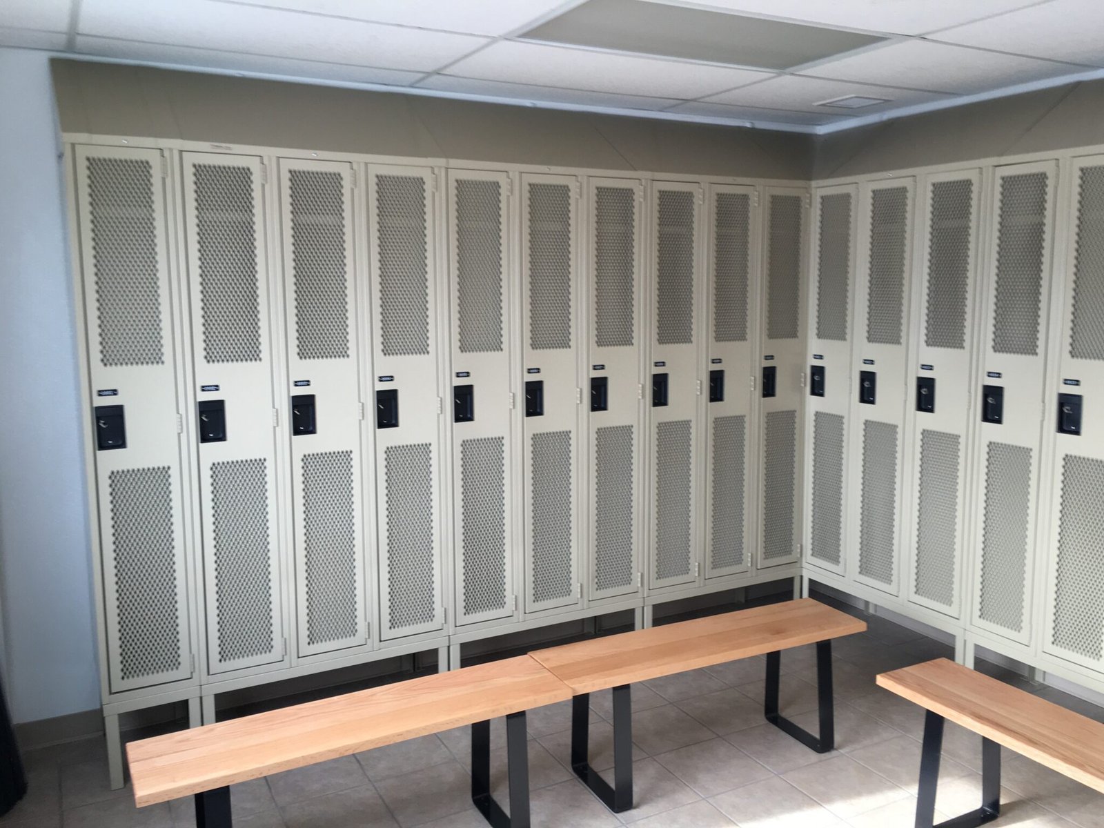 resources of Wall mount grid panels are used for interior pla exporters