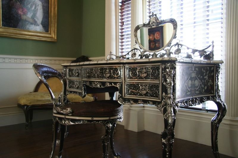 resources of Mother of Pearl Console Table exporters
