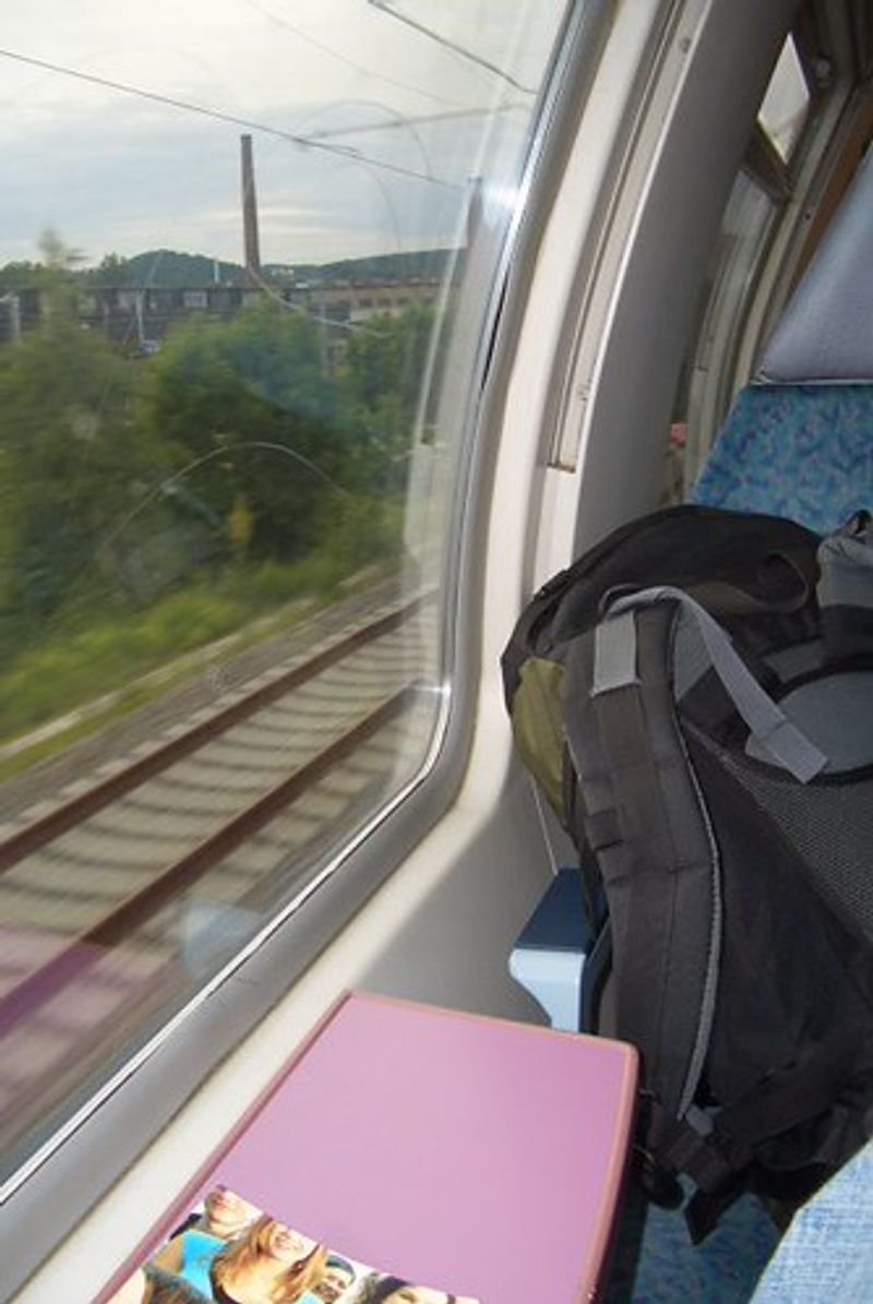 resources of Solar charging backpack exporters