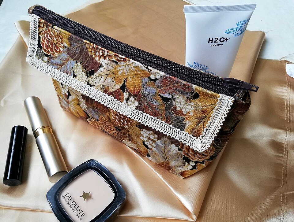 resources of Makeup Bag exporters