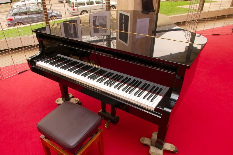 resources of Roland RD-2000 88-Key Stage Piano Electronic Keyboard exporters