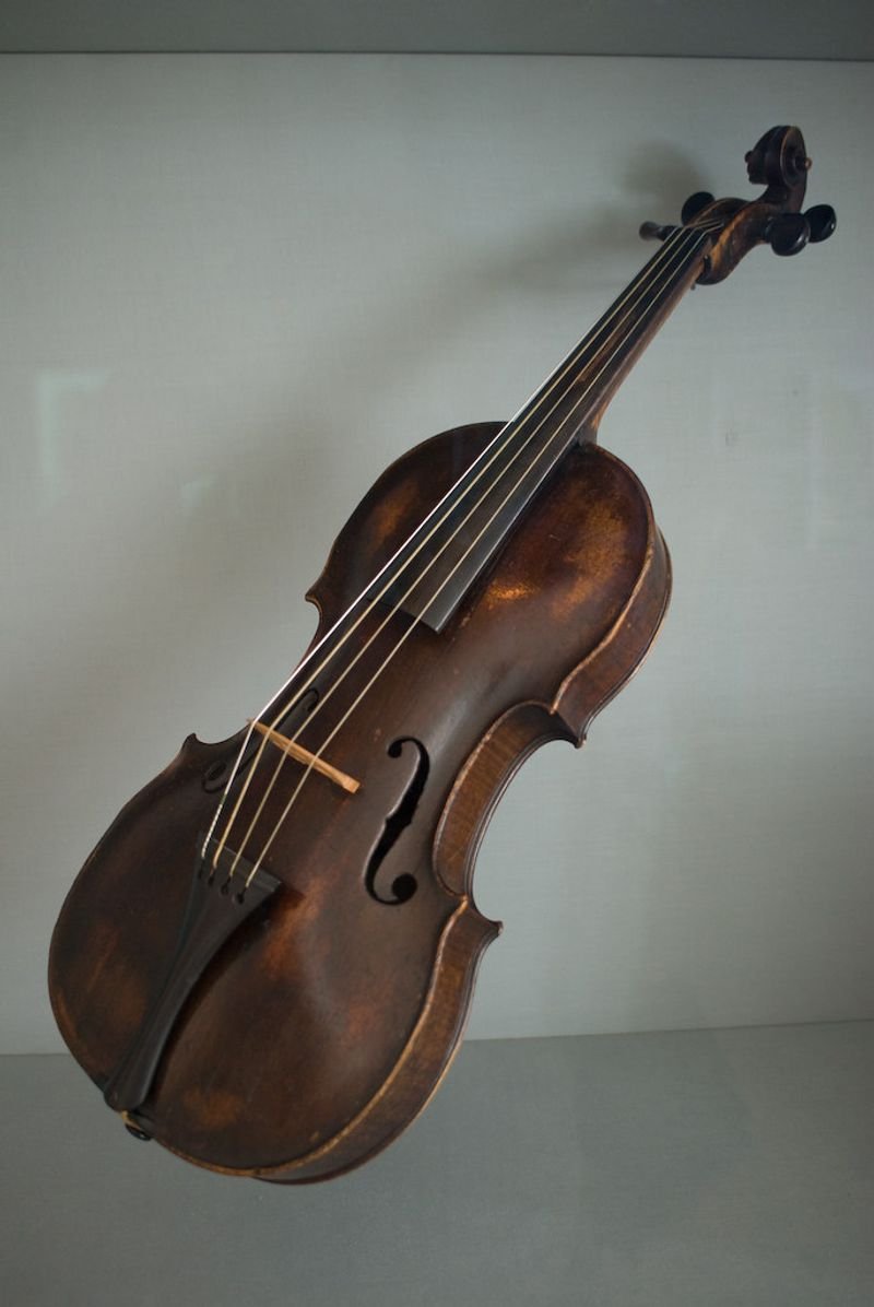 resources of Handmade violins exporters