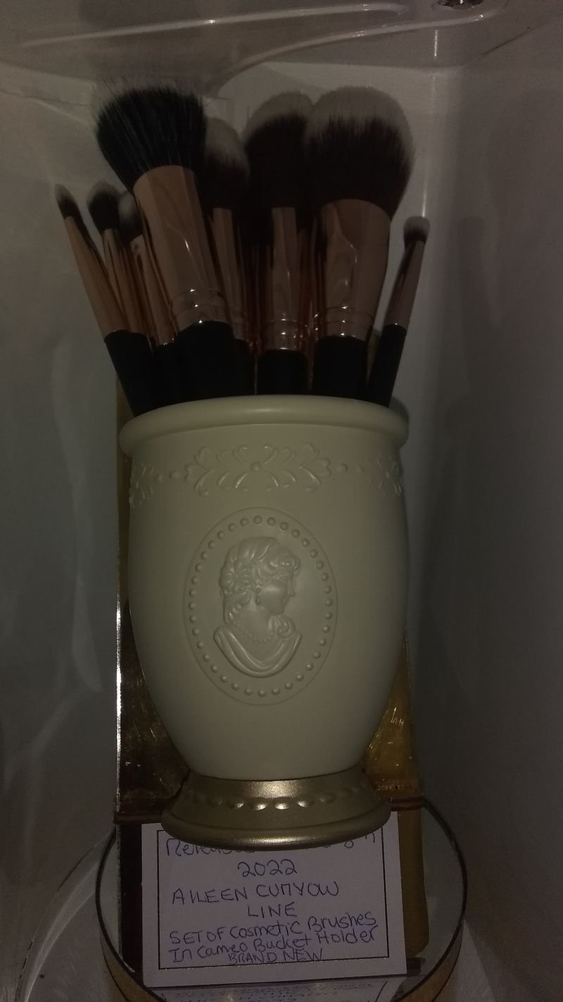 resources of 24 pcs pro make up cosmetic black brushes exporters