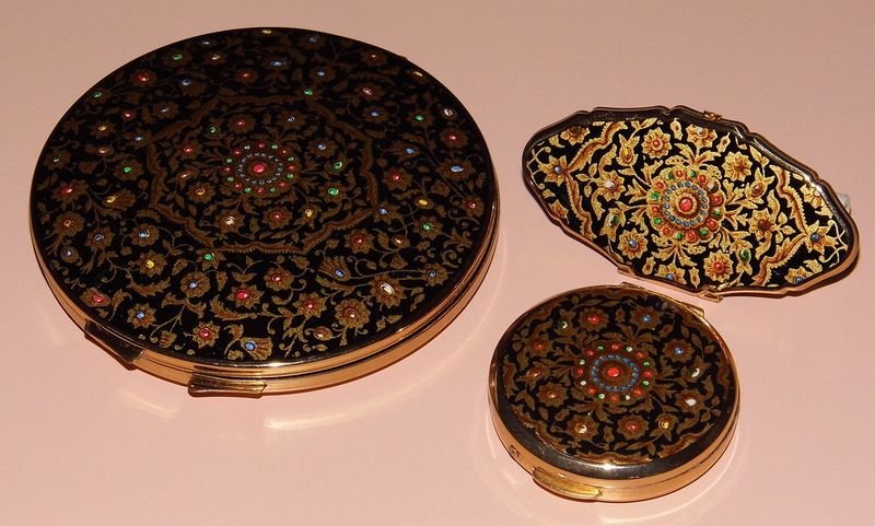 resources of Rattan Mirror exporters