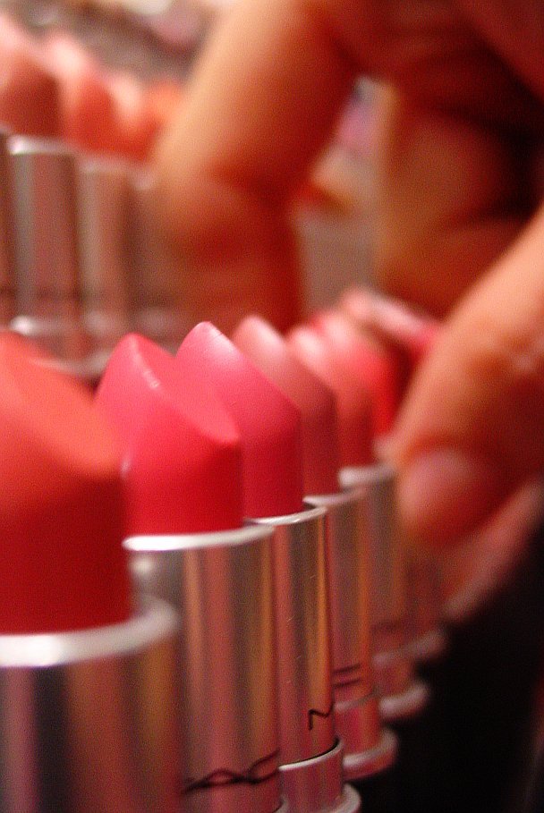 Lipsticks Exporters, Wholesaler & Manufacturer | Globaltradeplaza.com