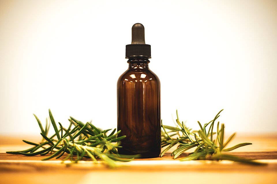 Rosemary Oil Exporters, Wholesaler & Manufacturer | Globaltradeplaza.com