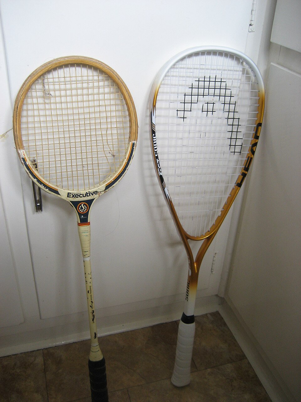 Badminton Rackets Exporters, Wholesaler & Manufacturer | Globaltradeplaza.com