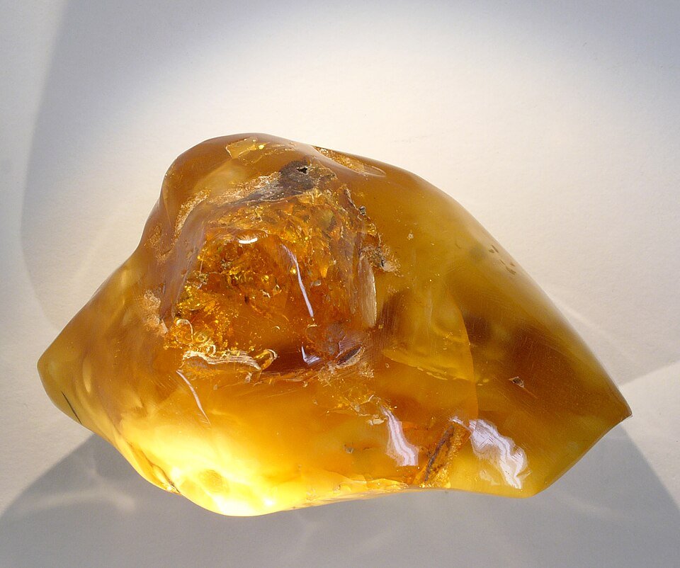 Amber Gemstones Exporters, Wholesaler & Manufacturer | Globaltradeplaza.com