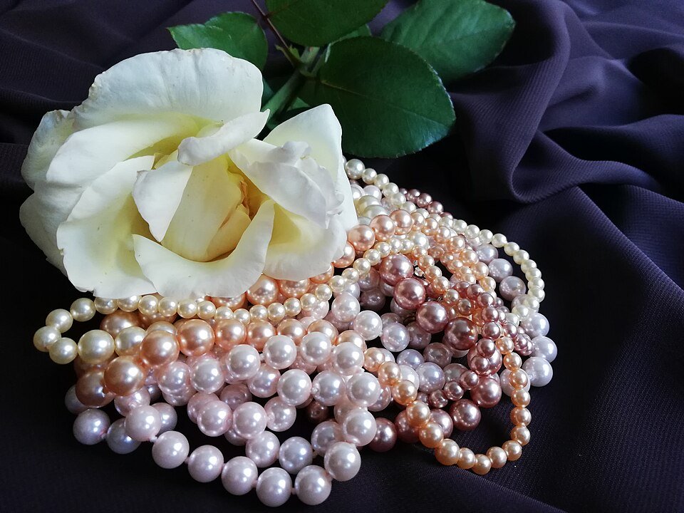 Artificial Necklaces Exporters, Wholesaler & Manufacturer | Globaltradeplaza.com