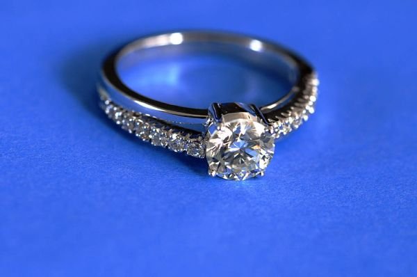 Artificial Rings Exporters, Wholesaler & Manufacturer | Globaltradeplaza.com