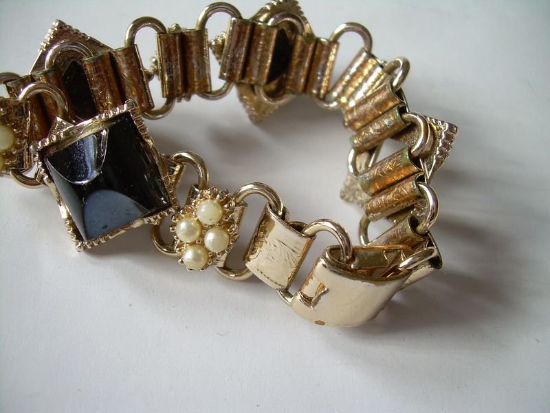 resources of Necklace / bracelets / earring / hair band ect. exporters