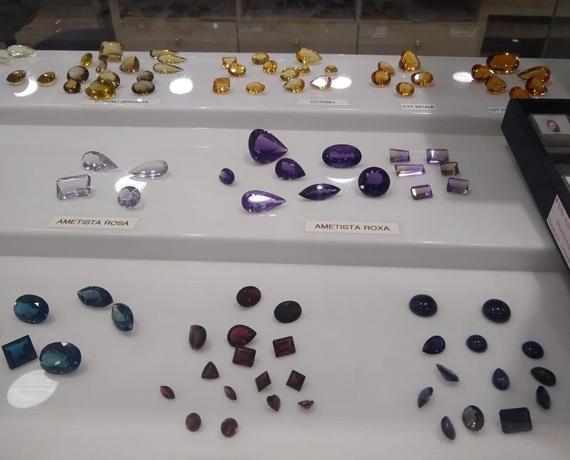 resources of Gem stones fresh from the mine exporters