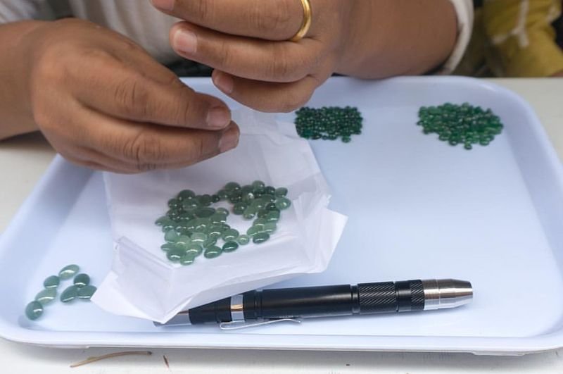resources of 7, 37ct Top Quality Pair Colombian Emeralds exporters