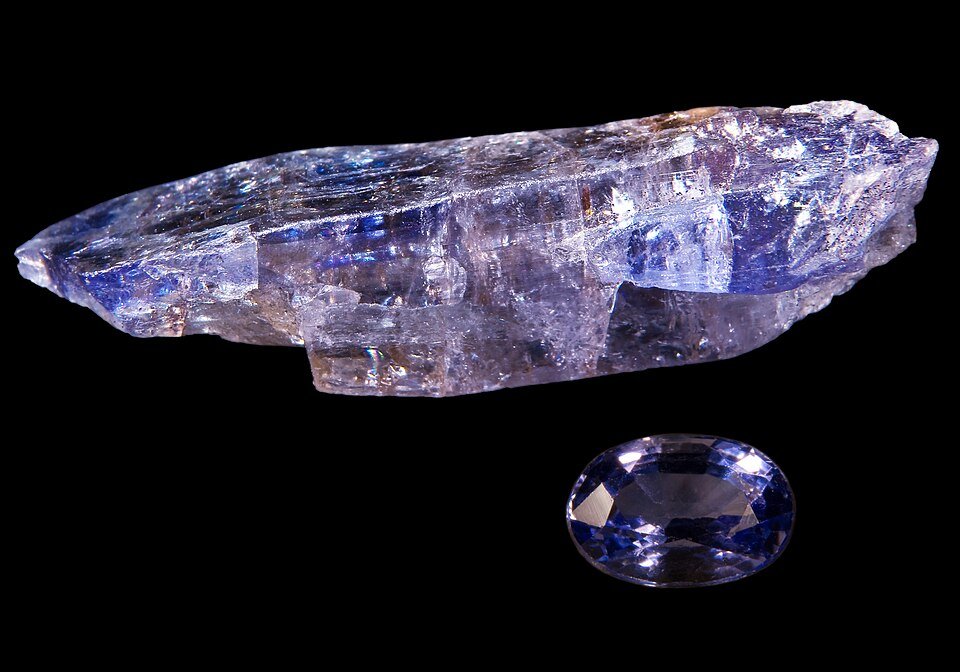 Tanzanite Gemstones Exporters, Wholesaler & Manufacturer | Globaltradeplaza.com