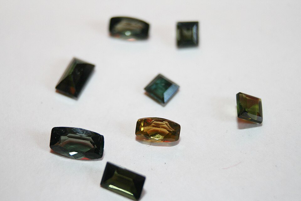 Tourmaline Gemstones Exporters, Wholesaler & Manufacturer | Globaltradeplaza.com
