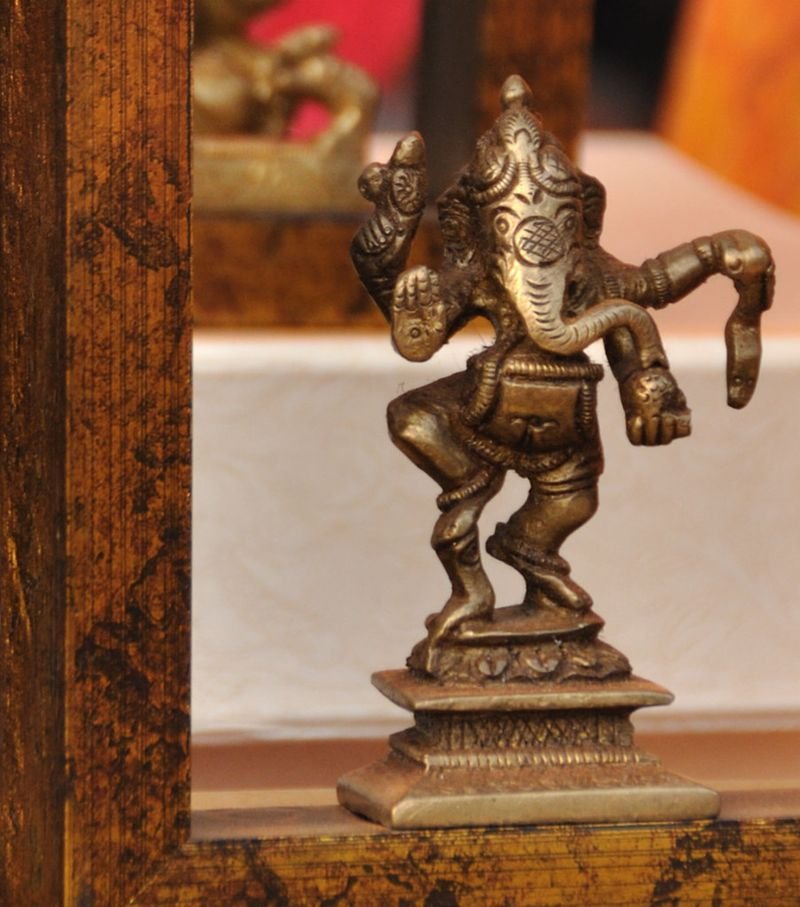 resources of Brown Pan India Ganesh Statues exporters