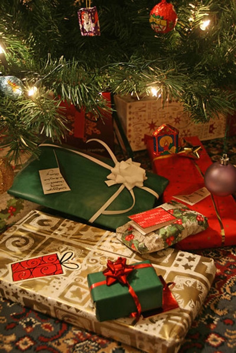 resources of Hot Selling Quality Plastic Christmas Ball Tree exporters