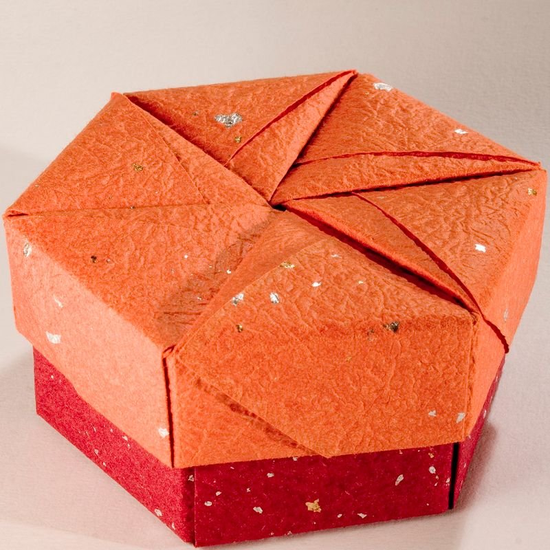 resources of One-piece foldable high-end gift box（Automatic magnetic closure box） exporters