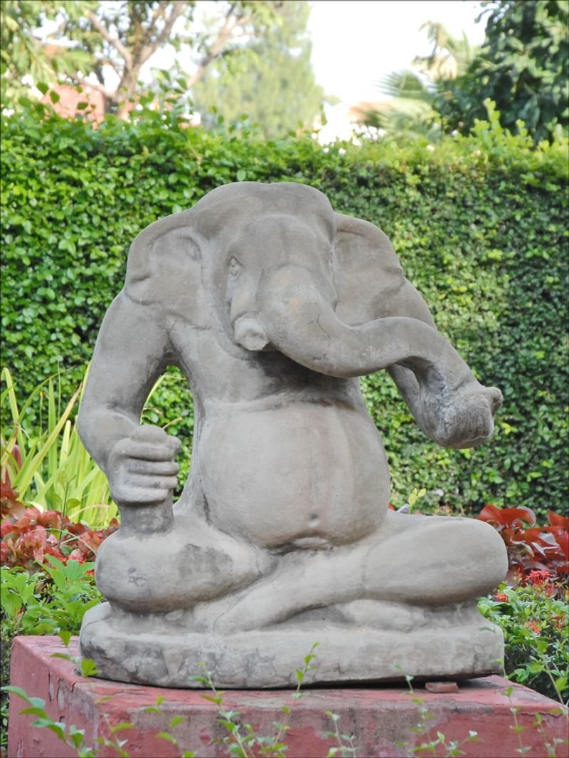 resources of Stone Abstract Statues - Modern Sculptures exporters