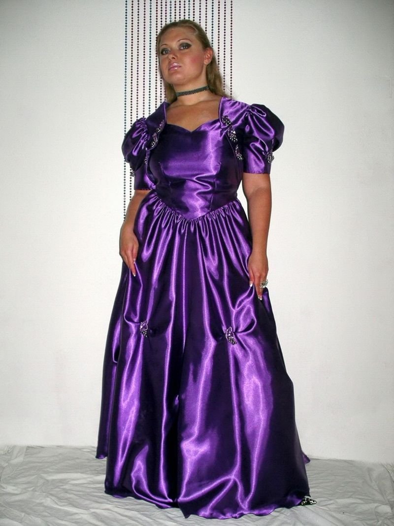 resources of Ladies Party Gowns exporters