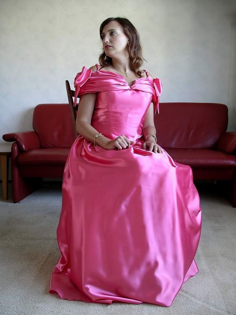 resources of Short Sleeve Silk Nightgowns exporters