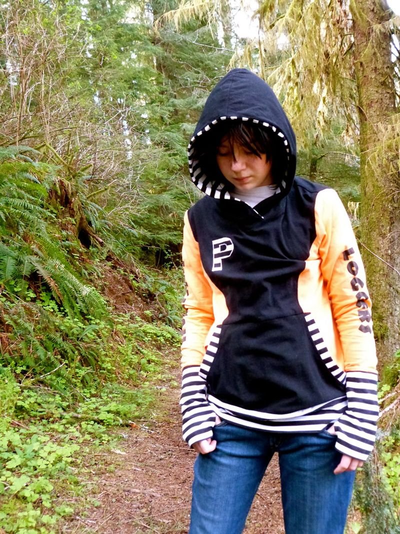 resources of Hooded Long Sleeves Regular Knit Jacket exporters
