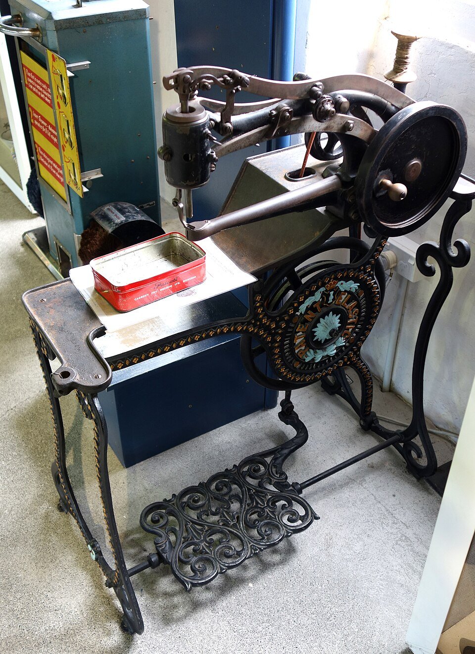 resources of Carv Bk Overlock Sewing Machine Digital Puller exporters