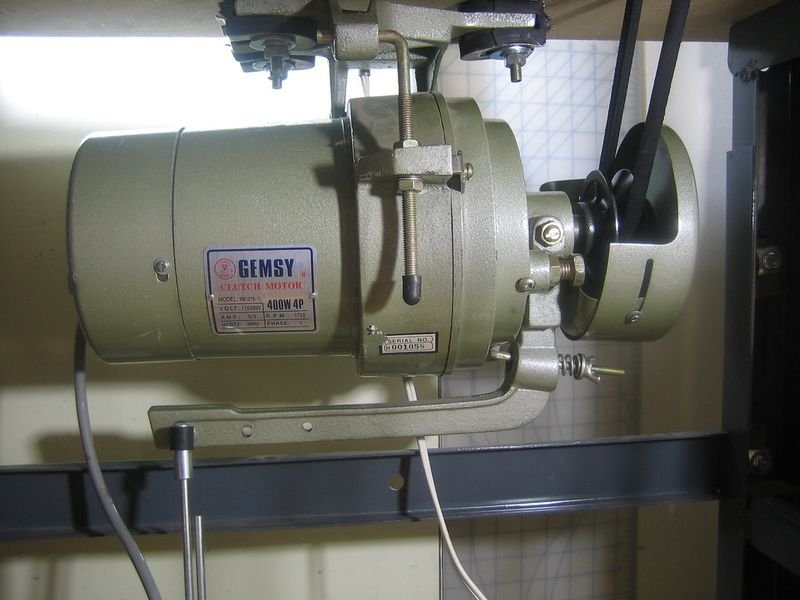 resources of Single Needle Lockstitch Sewing Machine exporters