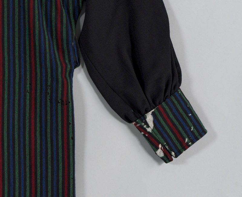 resources of Stripe Woven Robe exporters